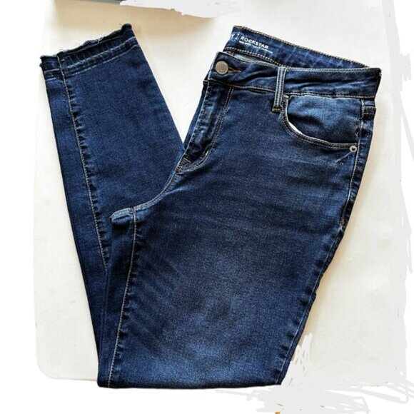 Ladies Old Navy Rockstar Jeans Size 10R Midrise Raw Hem Med Wash - Picture 6 of 9